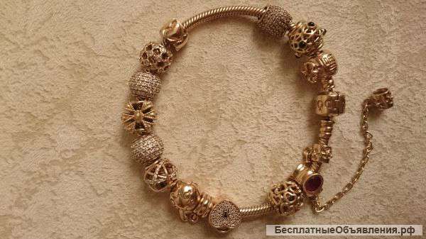 Оригинальный золотой браслет PANDORA с шармами